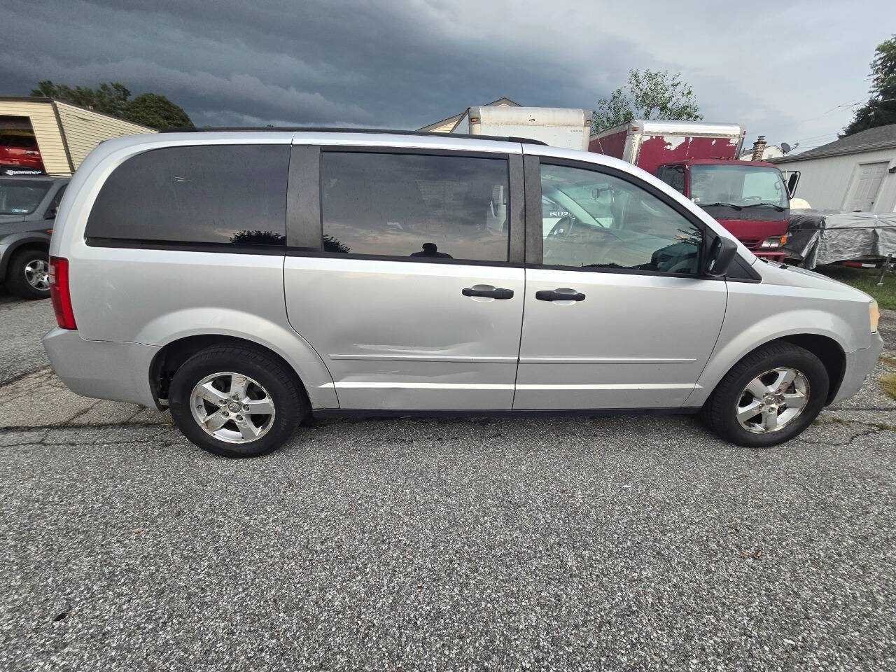 2008 Dodge Grand Caravan for sale at QUEENSGATE AUTO SALES in York, PA