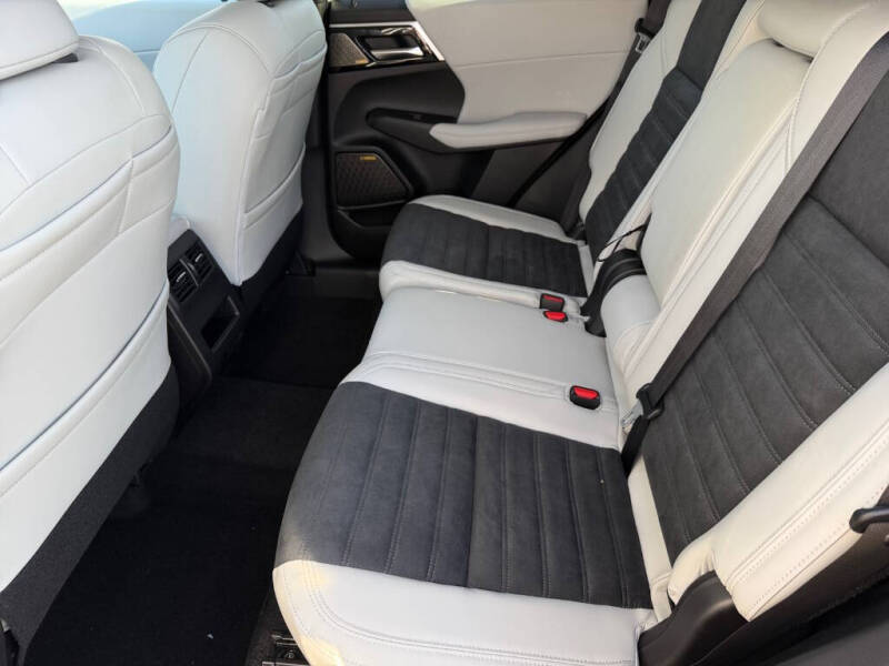 2026 Mitsubishi Outlander SE