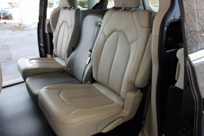 2021 Chrysler Voyager LXi