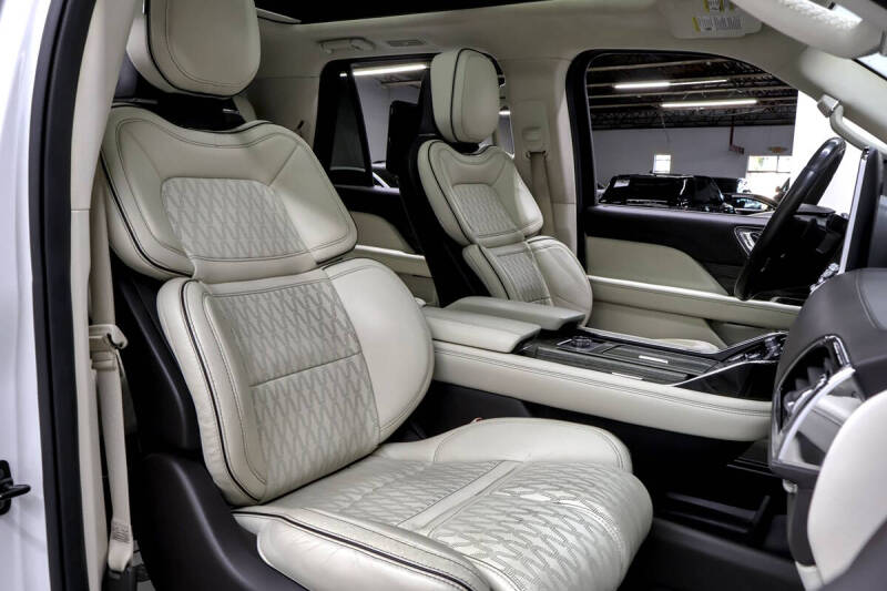 2020 Lincoln Navigator L Black Label