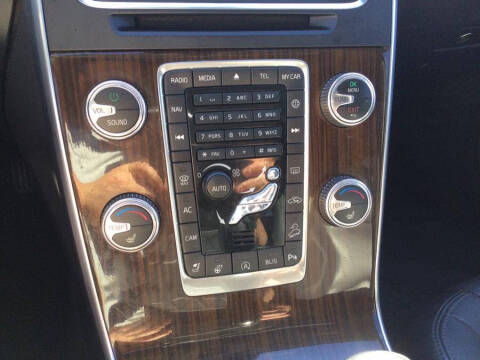 2017 Volvo V60 Cross Country T5 Premier