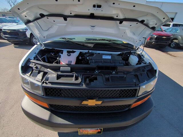 2025 Chevrolet Express 2500