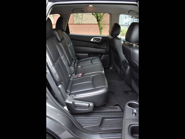 2019 Nissan Pathfinder SL