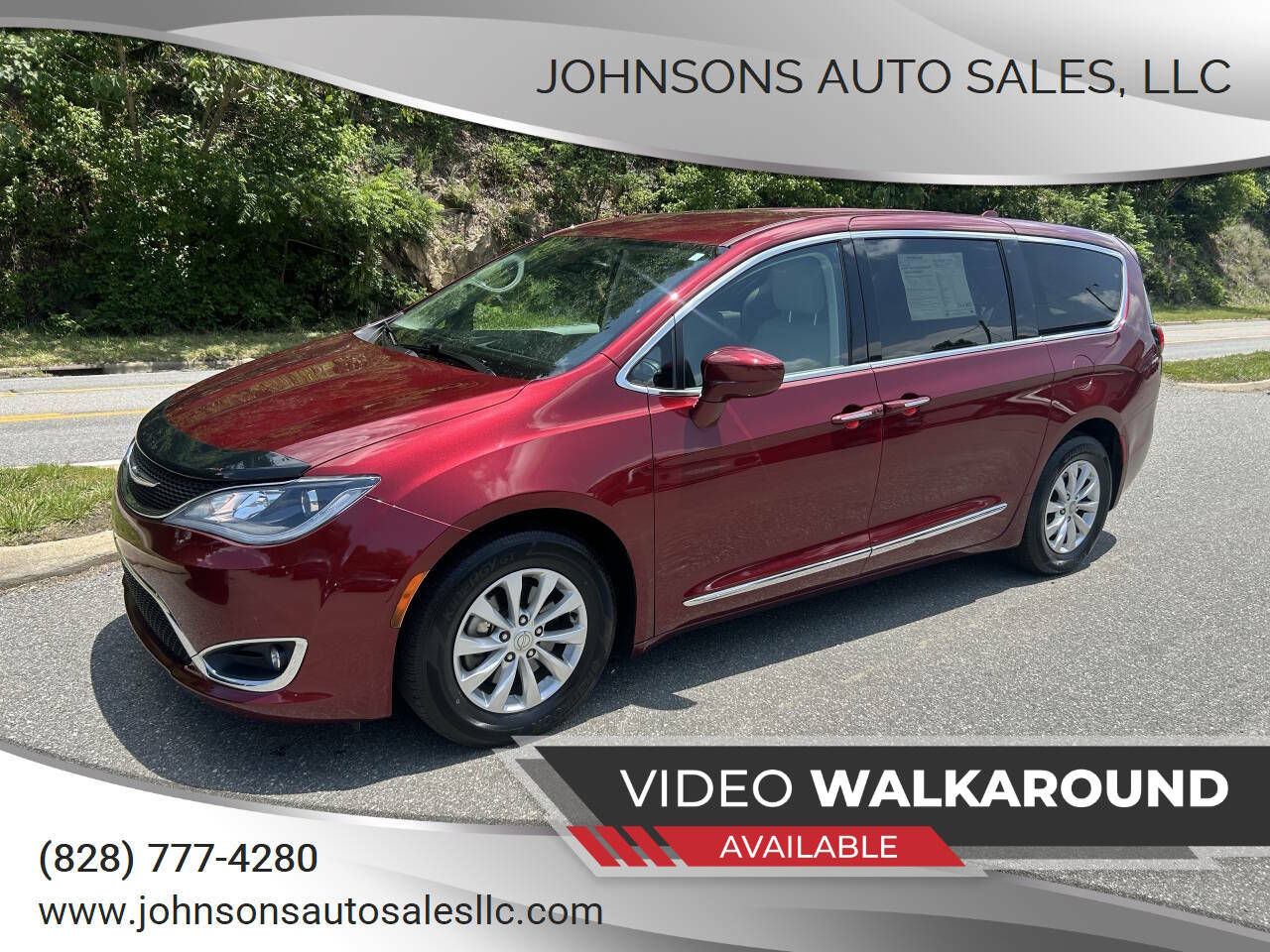 Dk. Red 2017 Chrysler Pacifica Touring-L Touring-L 4dr Mini-Van 1