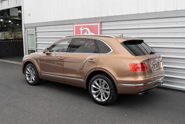 2017 Bentley Bentayga 56
