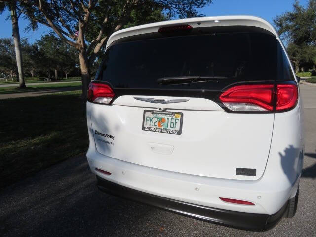 2021 Chrysler Voyager LXi