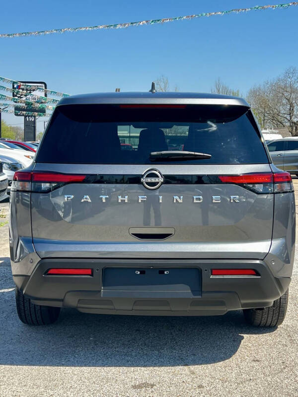 2022 Nissan Pathfinder S