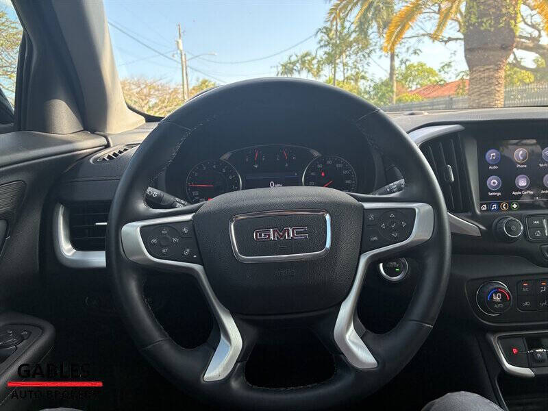 2023 GMC Terrain SLT