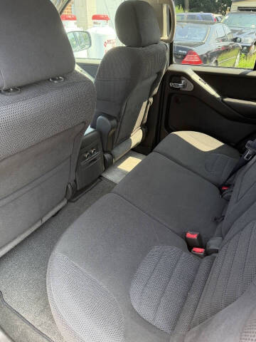2005 Nissan Pathfinder SE