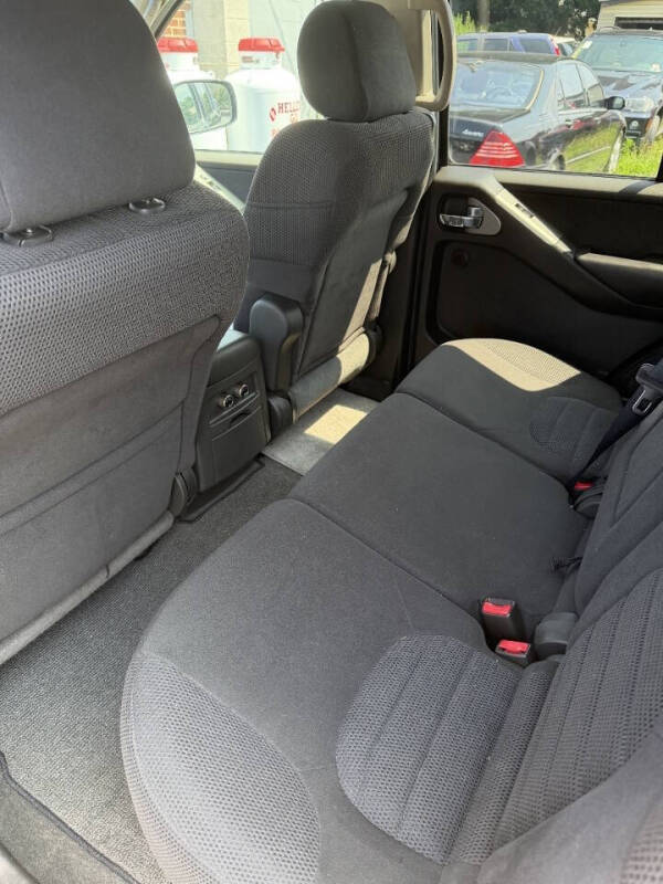 2005 Nissan Pathfinder SE