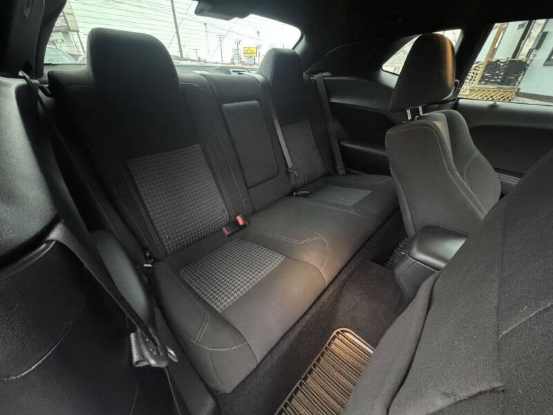 2021 Dodge Challenger SXT