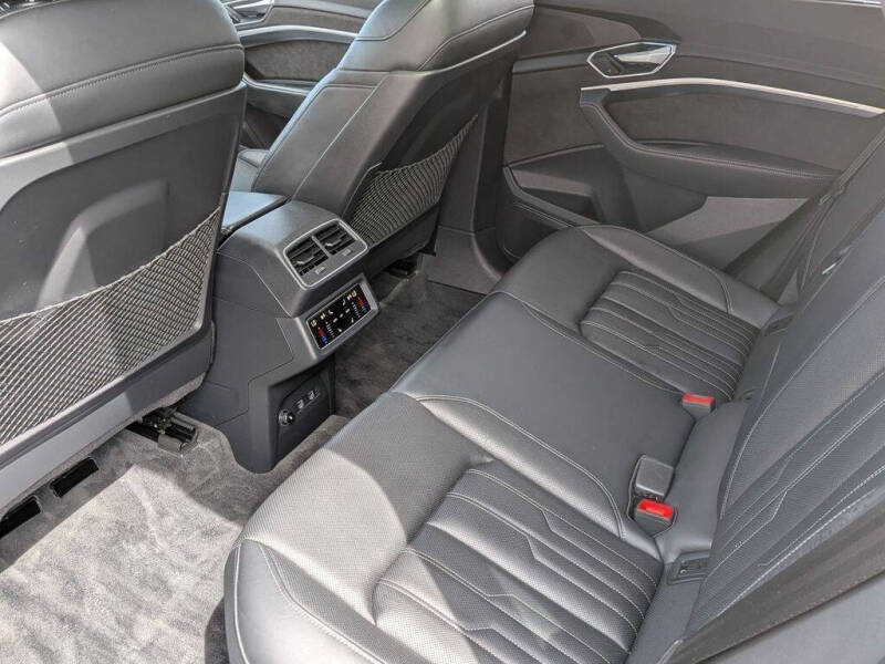 2019 Audi e-tron quattro Prestige