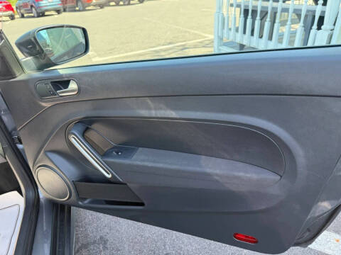 2013 Volkswagen Beetle 2.5L Entry PZEV