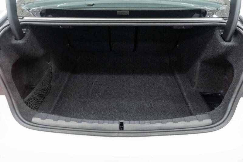 2024 BMW 3 Series 330i xDrive