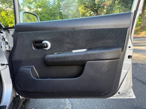 2012 Nissan Versa 1.8 S
