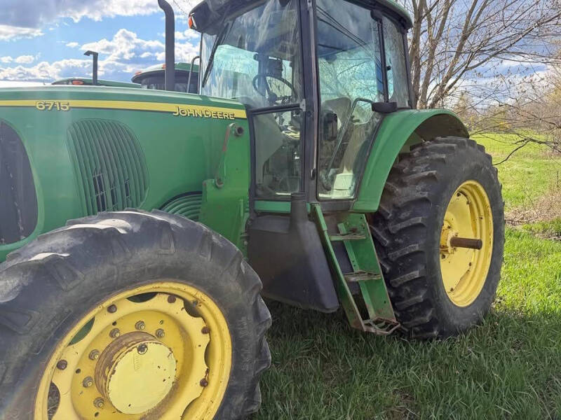 2005 John Deere 6715