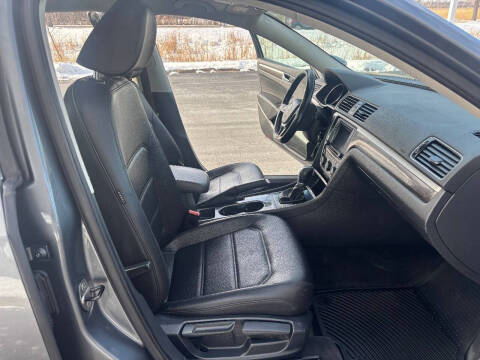 2016 Volkswagen Passat 1.8T SE