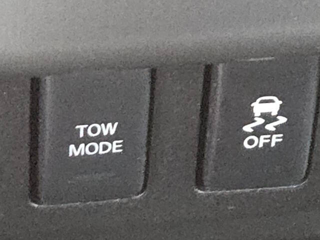 2012 Nissan Titan SV