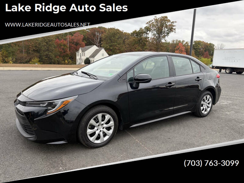 2023 Toyota Corolla LE's photo