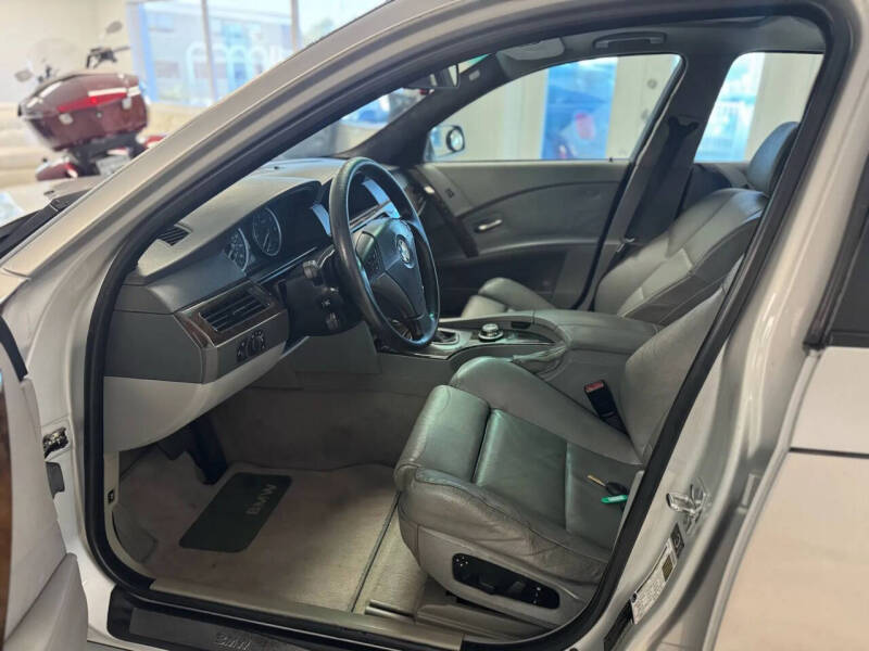 2005 BMW 5 Series 545i