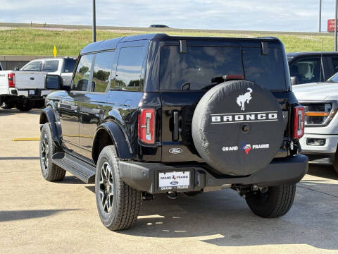 2026 Ford Bronco Outer Banks
