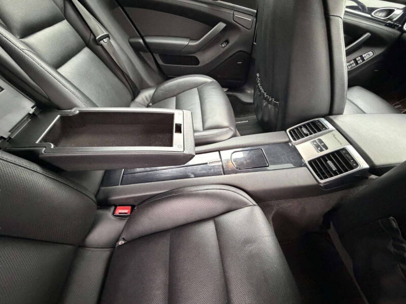 2016 Porsche Panamera 4 Edition