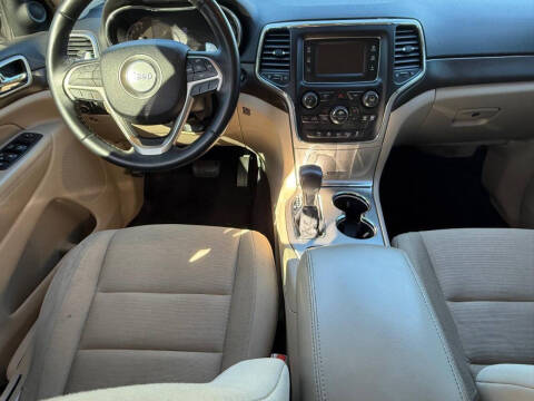 2017 Jeep Grand Cherokee Laredo