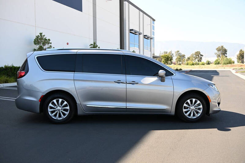 2019 Chrysler Pacifica Touring L