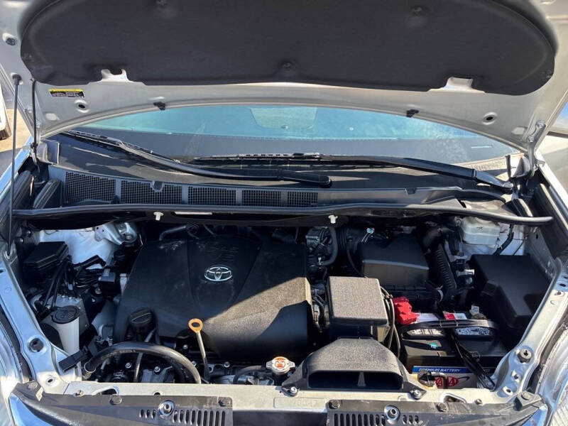 2020 Toyota Sienna LE 8-Passenger