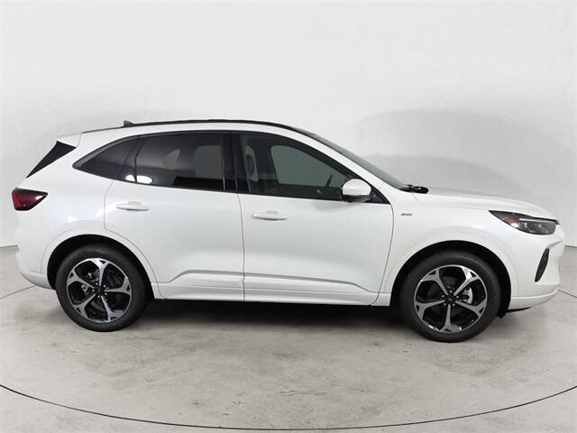 2025 Ford Escape ST-Line Elite
