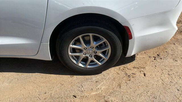 2026 Chrysler Voyager LX