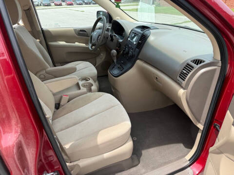 2011 Kia Sedona LX
