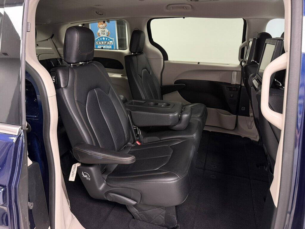 2018 Chrysler Pacifica for sale at Conway Imports in   Streamwood, IL