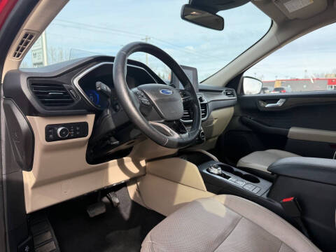 2020 Ford Escape Hybrid Titanium