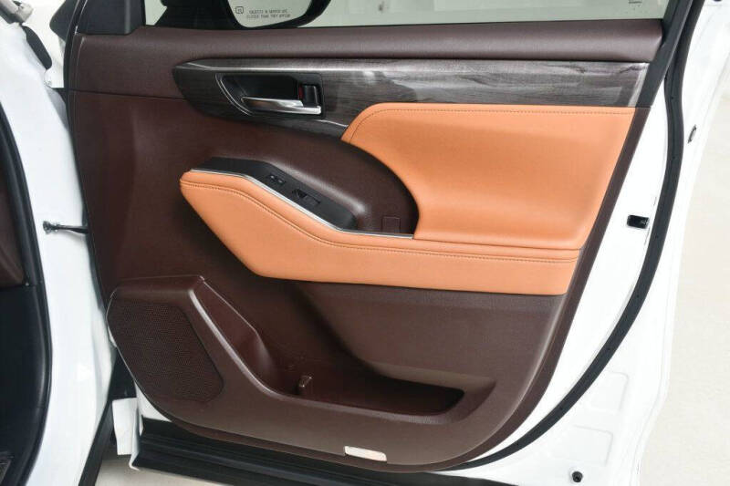 2022 Toyota Highlander Platinum