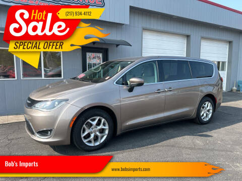 2017 Chrysler Pacifica for sale at Bob's Imports in Clinton IL