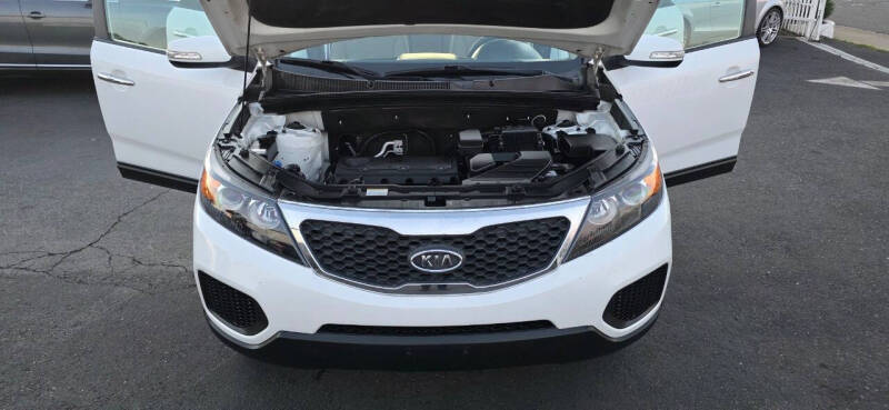 2011 Kia Sorento LX