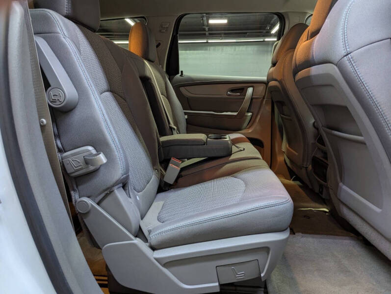 2017 Chevrolet Traverse LS