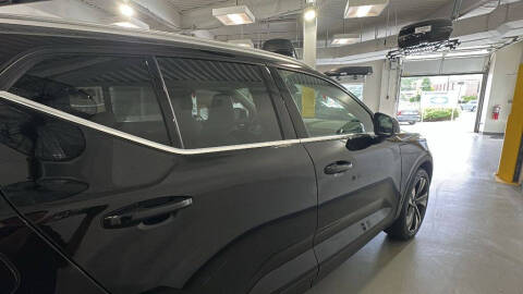 2023 Volvo XC40 B5 Plus Bright Theme
