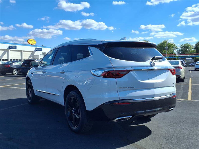 2023 Buick Enclave Essence
