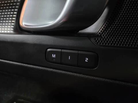 2020 Volvo XC40 T4 R-Design