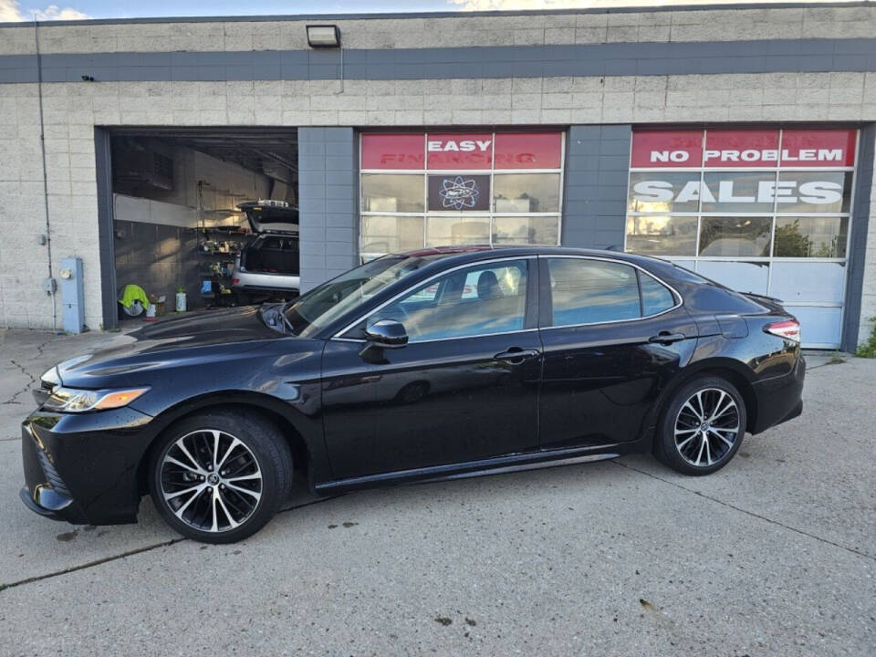 2020 Toyota Camry for sale at Quantum Auto Co in Plainfield, IL