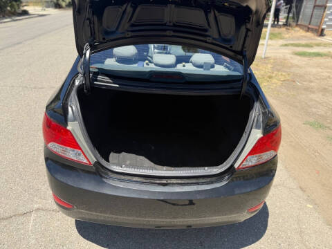 2012 Hyundai Accent GLS