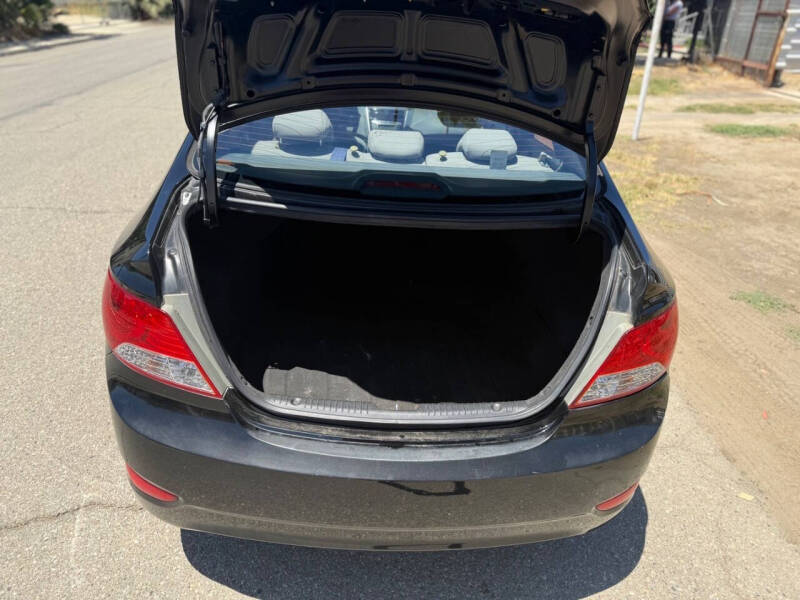 2012 Hyundai Accent GLS