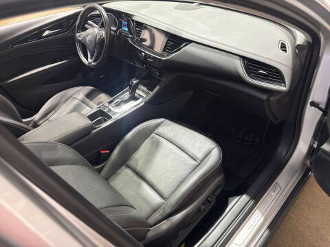 2018 Buick Regal TourX Essence