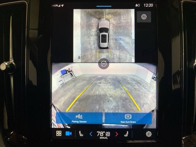 2025 Volvo XC60 B5 Plus Dark Theme