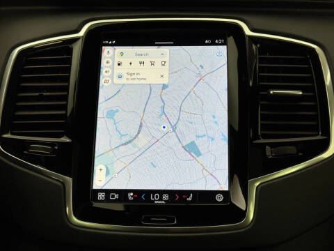 2023 Volvo XC90 Recharge T8 Ultimate Dark Theme