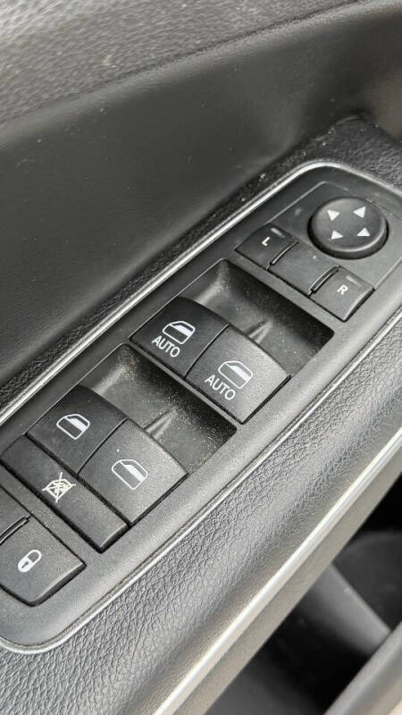 2011 Chrysler 300 C