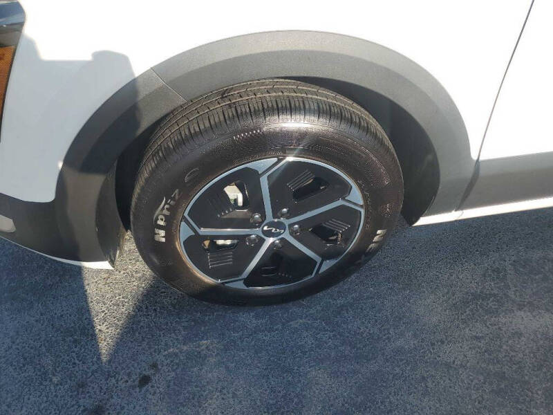 2024 Kia Niro LX