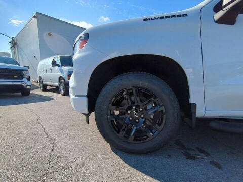 2025 Chevrolet Silverado 1500 Custom